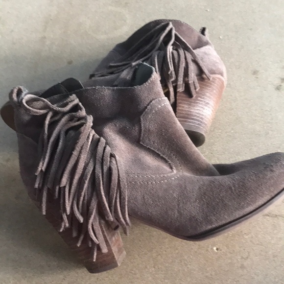 Steve Madden taupe fringe booties - Picture 4 of 4